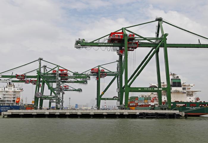Terminal Teluk Lamong Tambah 2 STS Cran